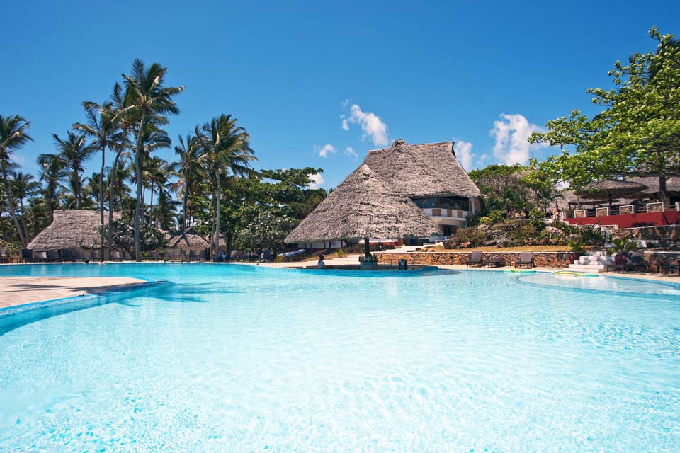 BEACH HOTEL - KARAFUU HOTEL