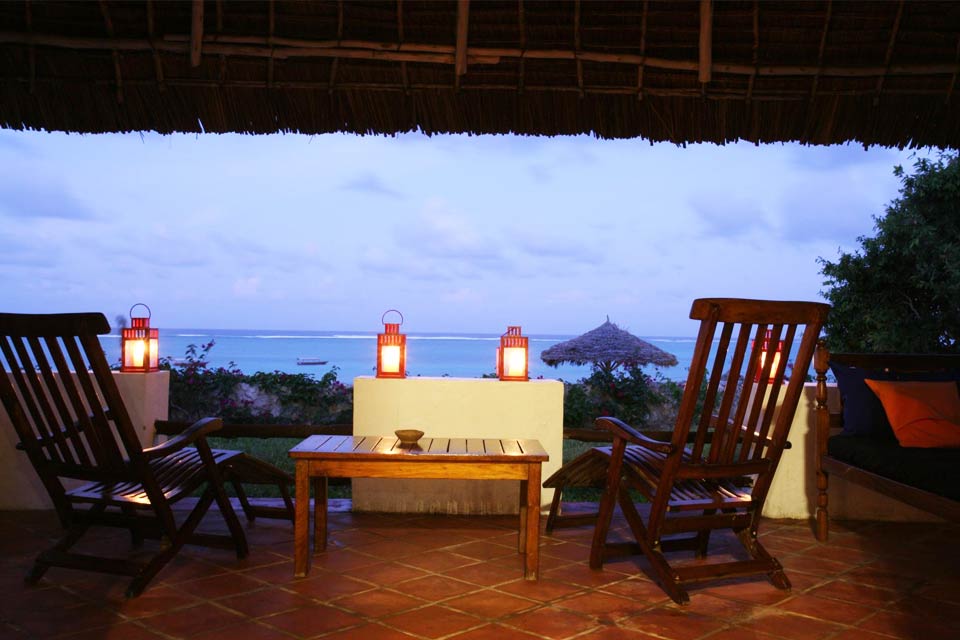 BEACH HOTEL - KARAFUU HOTEL