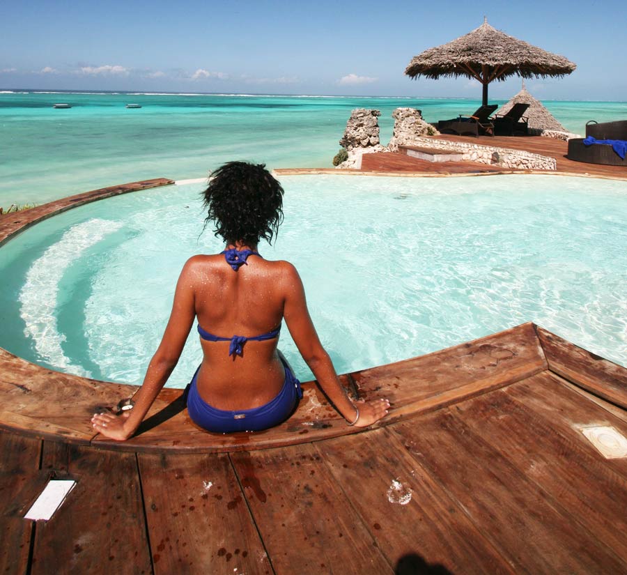 BEACH HOTEL - KARAFUU HOTEL