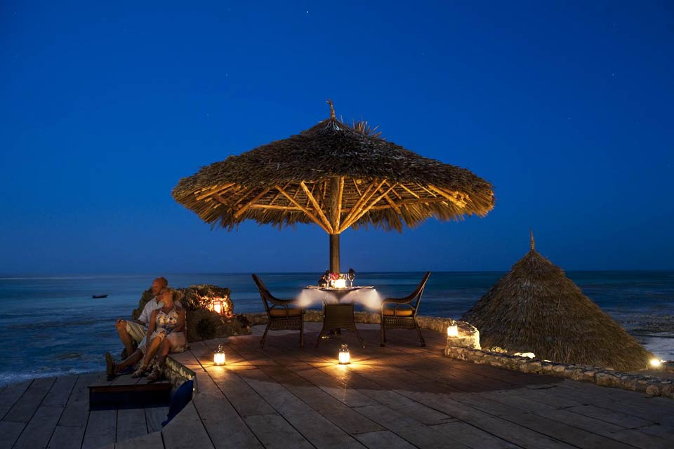 BEACH HOTEL - KARAFUU HOTEL