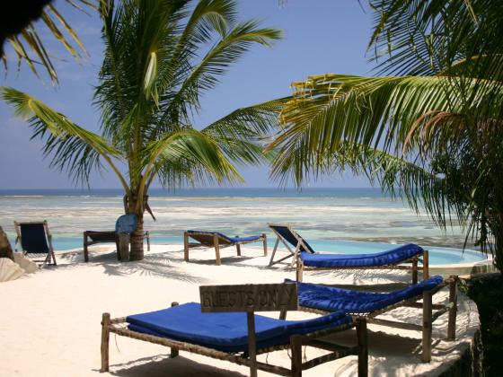 BEACH HOTEL - SHOOTING STAR HOTEL