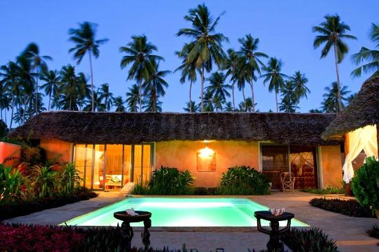 BEACH HOTEL - ZANZIRESORT HOTEL